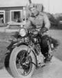 Vänrikki Antero Havola ja Harley Davidson 1936