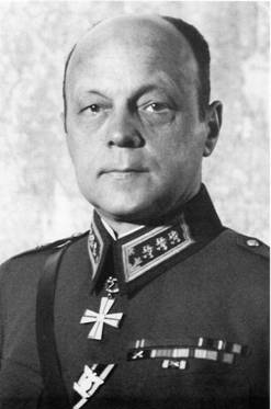 Jalkaväenkenraali
Mannerheim-ristin 1. luokan ritari
Erik Heinrichs
SA-kuva